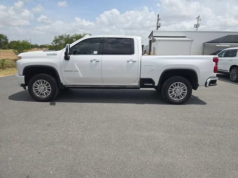 Used 2023 Chevrolet Silverado 2500 High Country w/ Technology Package AWD/4WD image 8