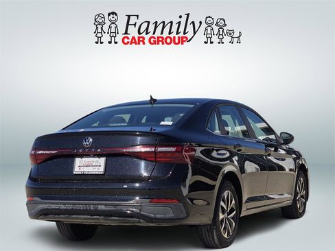 Used 2025 Volkswagen Jetta S image 4