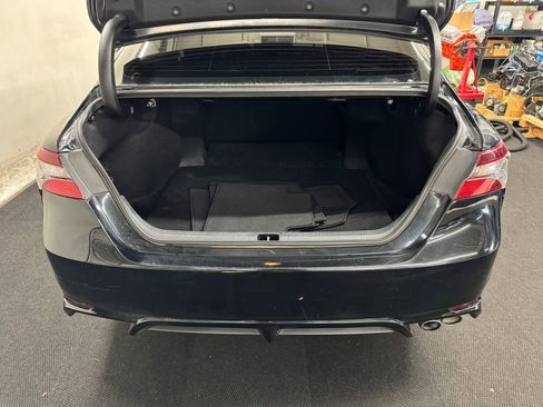 Used 2022 Toyota Camry SE image 6