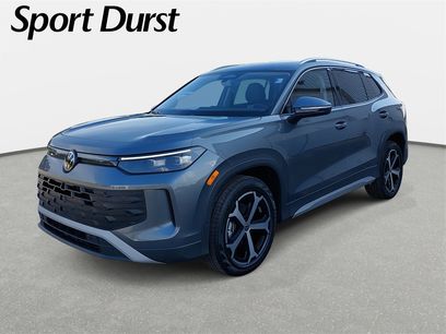 New 2025 Volkswagen Tiguan SE