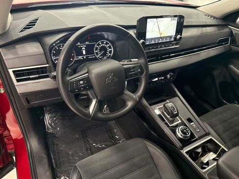 Used 2024 Mitsubishi Outlander SE image 41