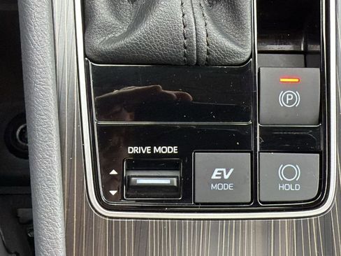 Certified 2024 Toyota Sienna Limited image 26