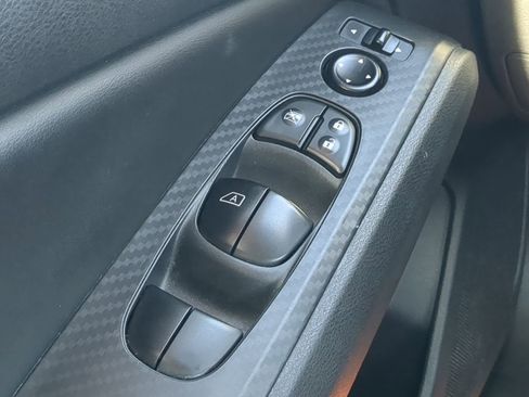 Used 2024 Nissan Altima 2.5 SV image 23