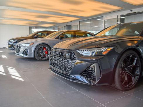 Used 2022 Audi Q8 Premium Plus image 4