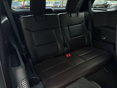 Used 2025 Ford Explorer Platinum RWD image 11