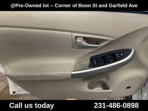 Used 2011 Toyota Prius Four w/ Solar Roof Pkg FWD image 15