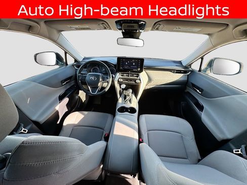 Used 2021 Toyota Venza LE image 10