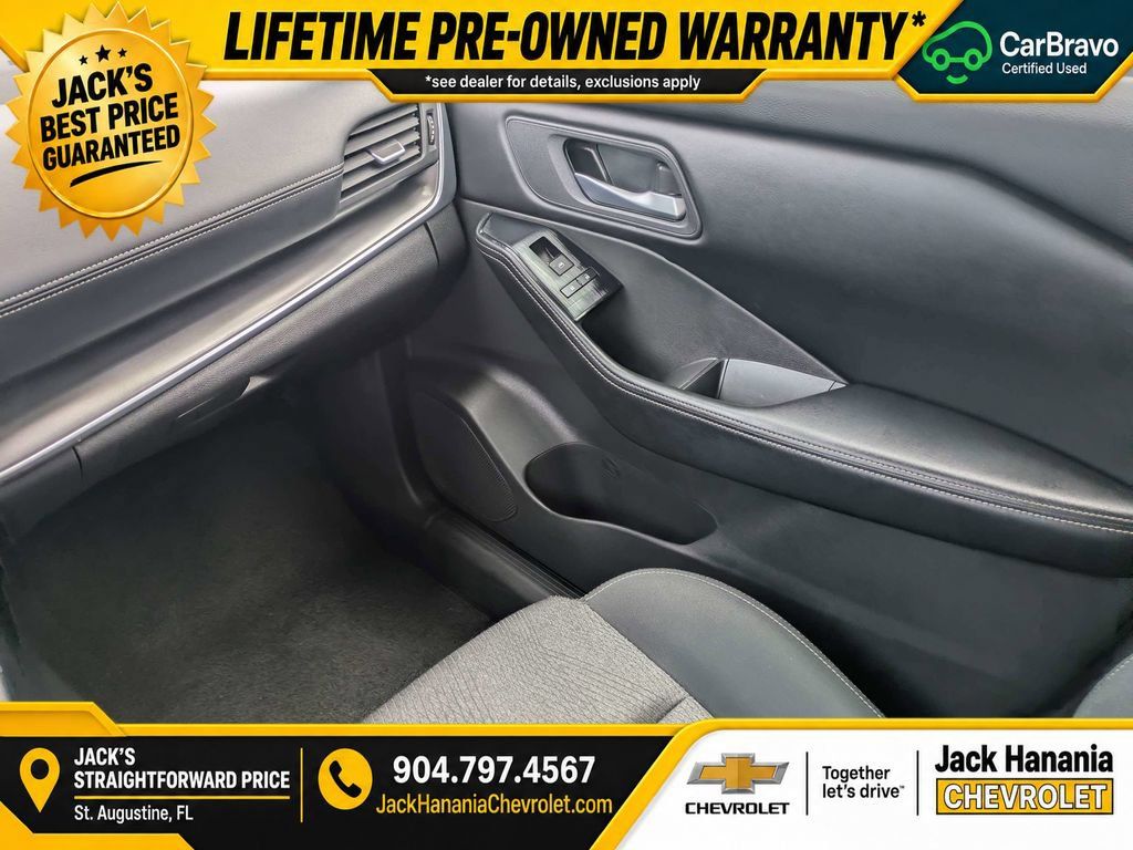 Used 2024 Nissan Rogue SV FWD image 18