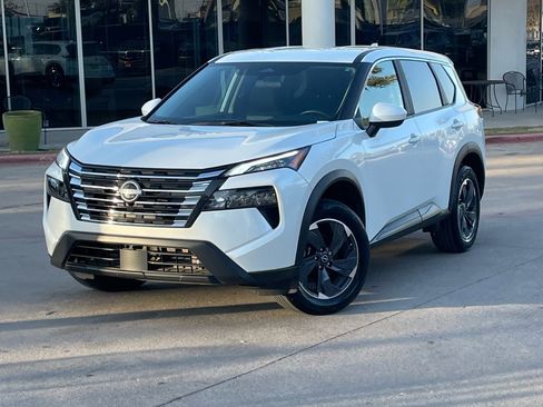 Used 2024 Nissan Rogue SV image 12