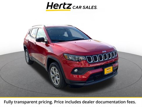 Used 2025 Jeep Compass Latitude AWD/4WD image 1