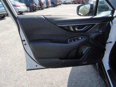 Used 2022 Subaru Outback Limited image 13