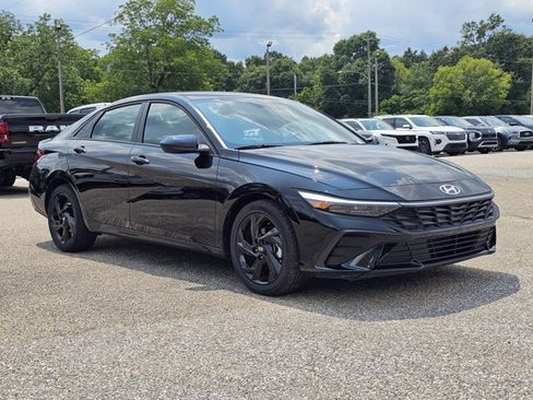 Used 2026 Hyundai Elantra Sport FWD image 9