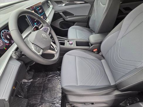 New 2026 Volkswagen Tiguan SE image 4