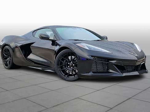 Used 2025 Chevrolet Corvette Z06 image 3