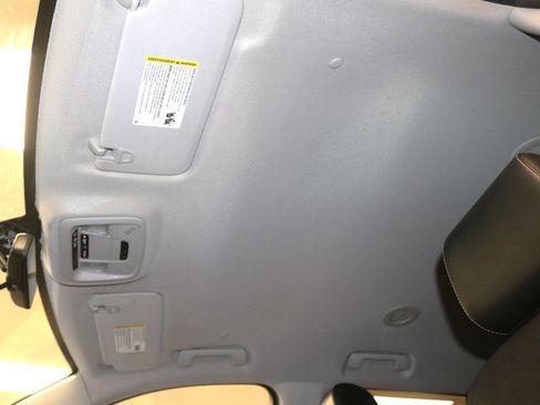 Used 2020 Chevrolet Traverse LT w/ LT Premium Package image 92