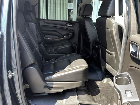Used 2019 Chevrolet Suburban LT AWD/4WD image 31