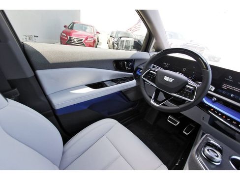 New 2027 Cadillac Optiq Luxury AWD/4WD image 8