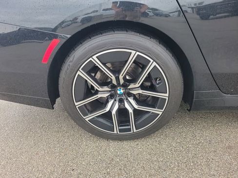 Used 2024 BMW 740i xDrive AWD/4WD image 6