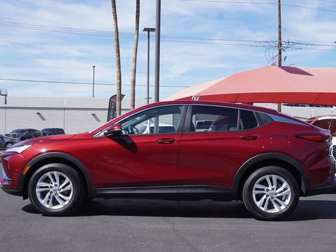 Used 2024 Buick Envista Preferred w/ Convenience II Package image 2