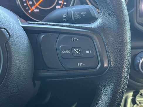 Used 2018 Jeep Wrangler Unlimited Sport image 27