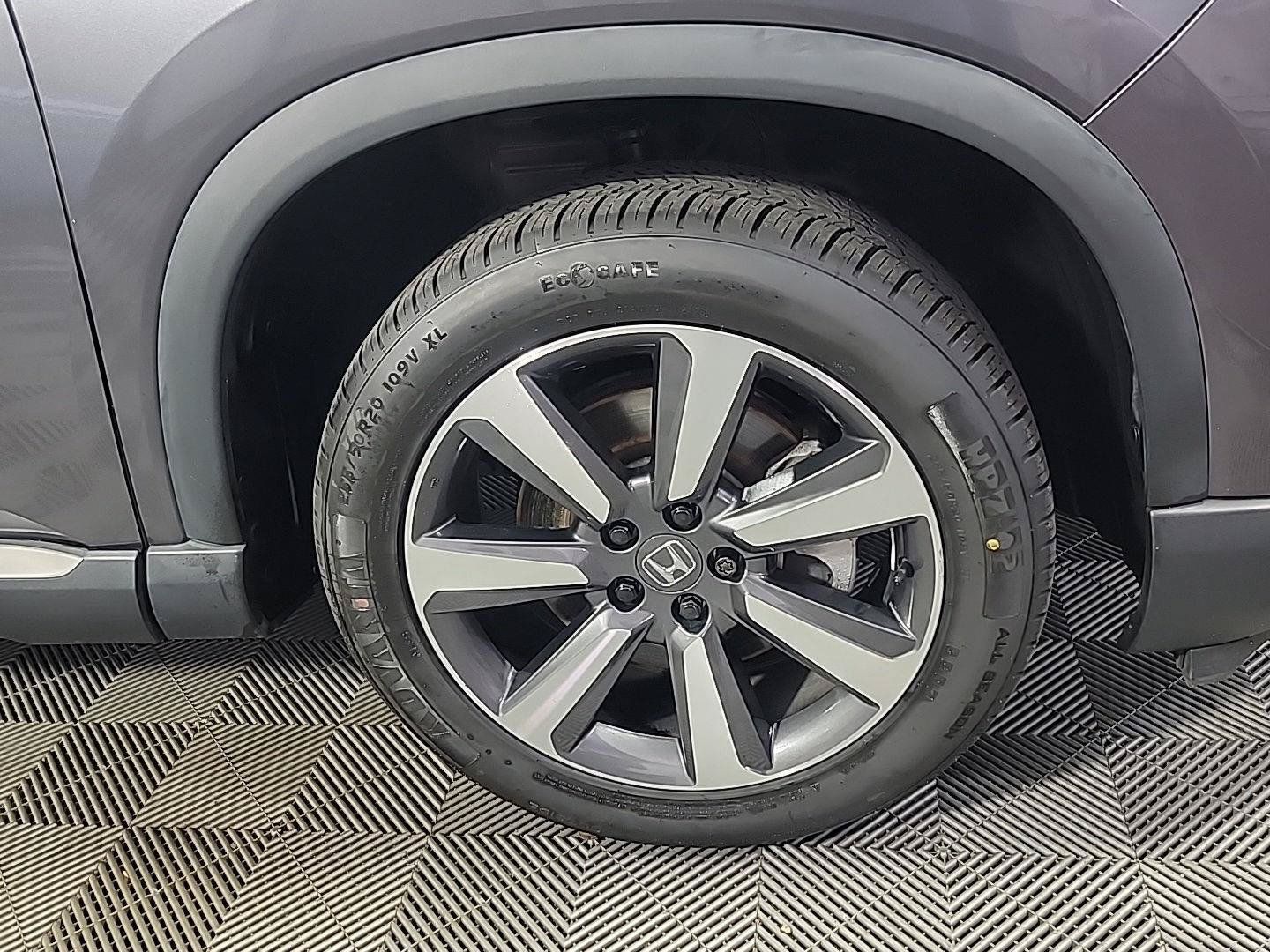 Certified 2024 Honda Pilot Touring image 3
