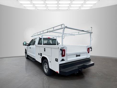 New 2026 Ford F250 XL w/ XL Chrome Package image 8