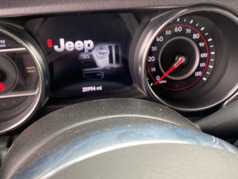 Used 2021 Jeep Gladiator Mojave w/ Cold Weather Group AWD/4WD image 8