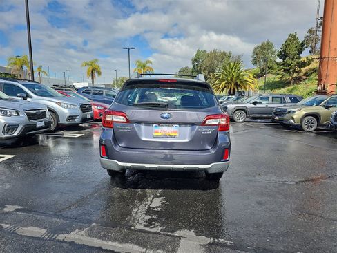 Used 2017 Subaru Outback 2.5i image 6