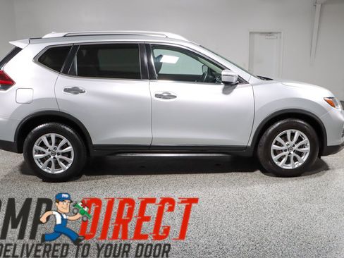 Used 2020 Nissan Rogue SV FWD image 6