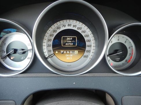 Used 2012 Mercedes-Benz C 250 Sedan image 3