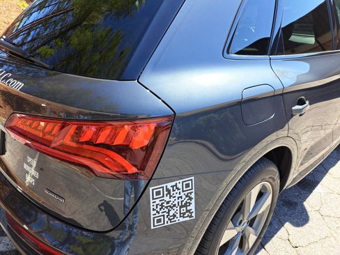 Used 2020 Audi Q5 2.0T Premium w/ Titanium Sport Package image 18