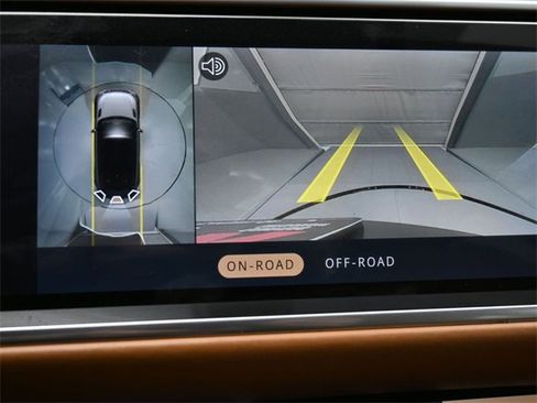 Used 2021 Land Rover Range Rover Velar R-Dynamic HSE image 21