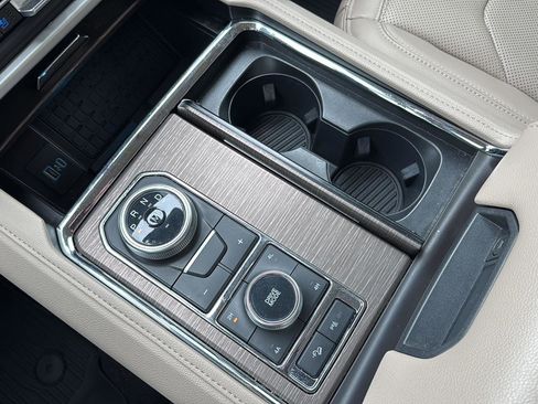 Used 2023 Ford Expedition Limited image 36