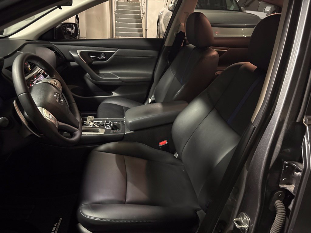 Used 2018 Nissan Altima 2.5 SR w/ SR Midnight Edition FWD image 12
