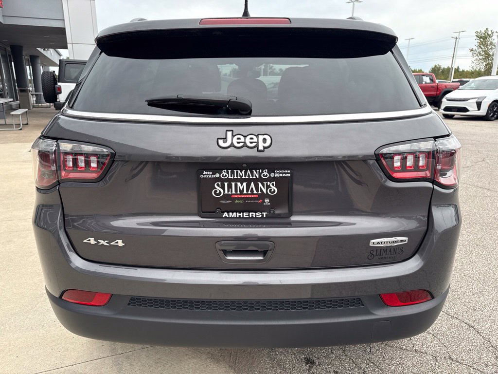 Used 2024 Jeep Compass Latitude AWD/4WD image 10