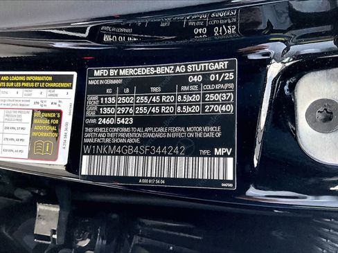 Used 2025 Mercedes-Benz GLC 300 image 37