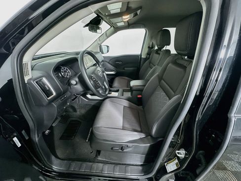 Used 2026 Nissan Frontier SV RWD image 13