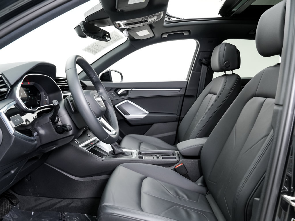 Certified 2025 Audi Q3 2.0T Premium Plus w/ Premium Plus Package AWD/4WD image 6