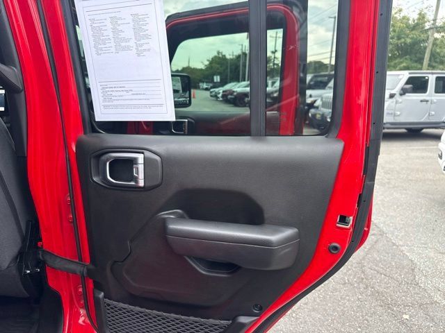 Used 2024 Jeep Wrangler Unlimited w/ Convenience Group AWD/4WD image 24