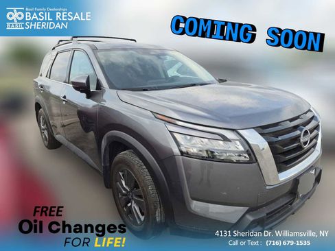 Used 2025 Nissan Pathfinder SV w/ SV Premium Package FWD image 1