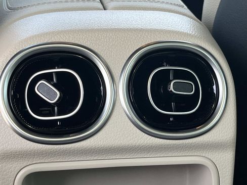 Certified 2025 Mercedes-Benz C 300 Sedan image 15