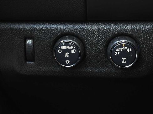 Used 2021 Chevrolet Colorado LT w/ LT Convenience Package image 21