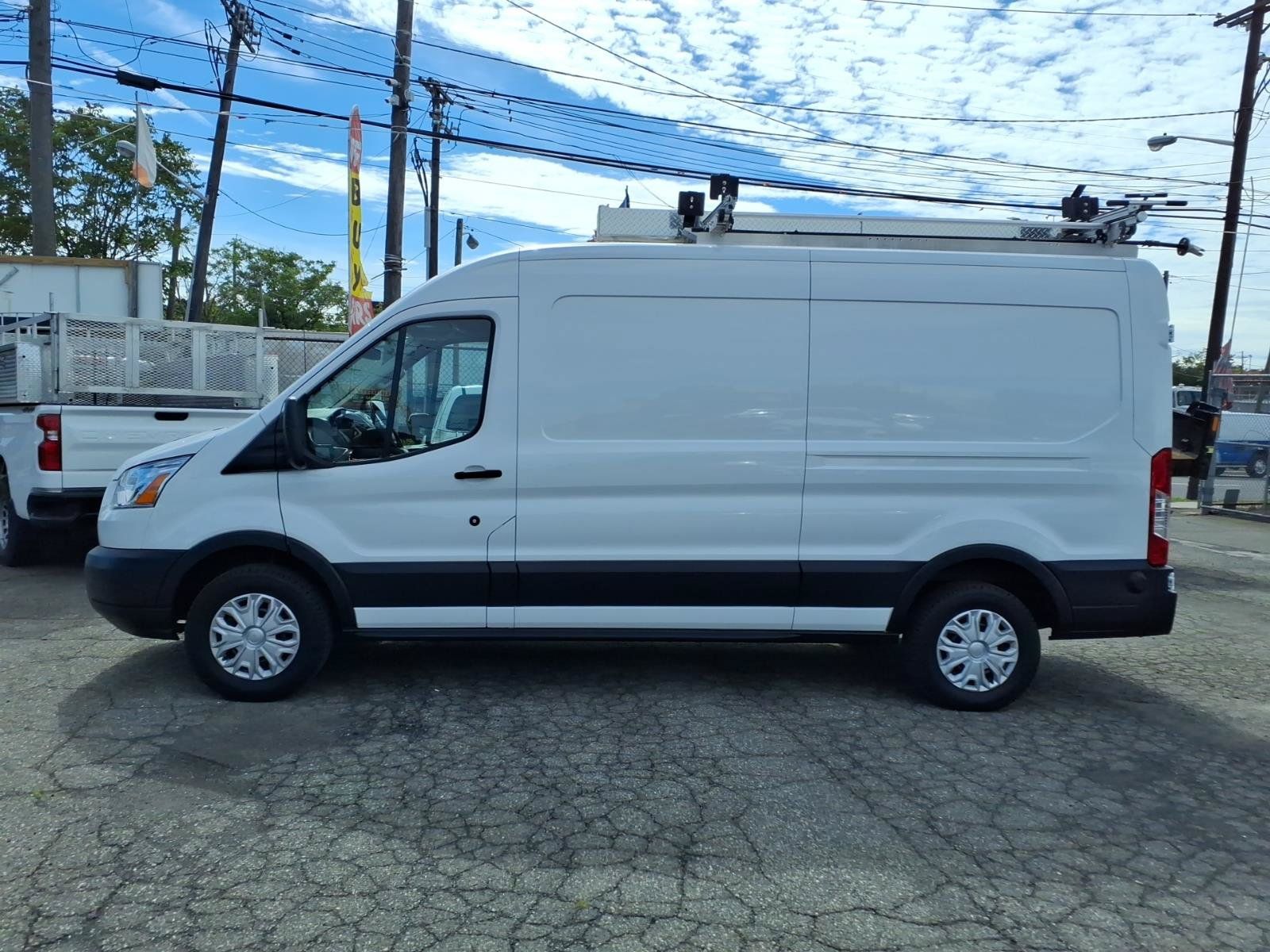 Used 2019 Ford Transit 250 148 Medium Roof w/ Exterior Upgrade Package RWD image 4