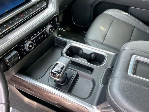 Used 2022 Chevrolet Silverado 1500 LTZ image 17