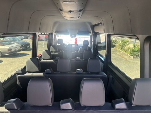 Used 2024 Mercedes-Benz Sprinter 2500 image 7