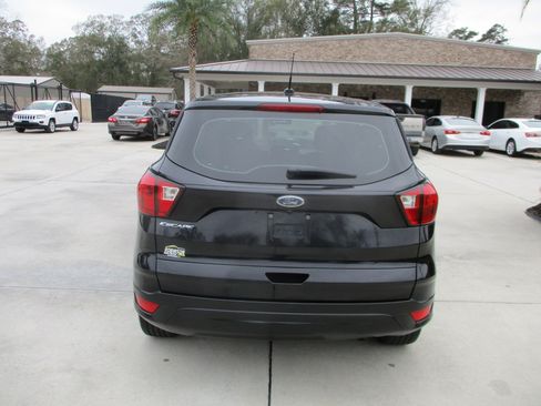 Used 2019 Ford Escape S image 11