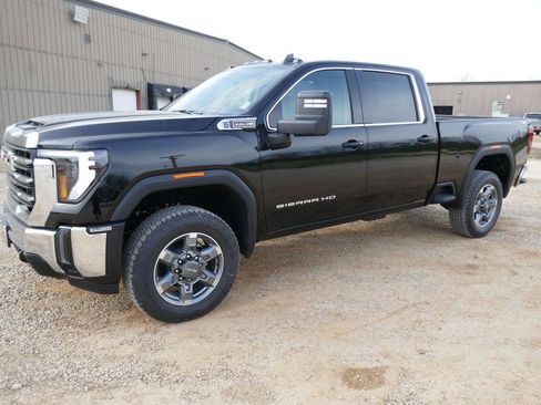 New 2026 GMC Sierra 2500 SLE w/ SLE Value Package; image 8