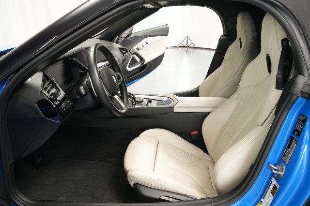 Used 2020 BMW Z4 sDrive30i w/ M Sport Package RWD image 25