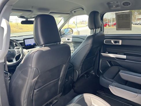 Used 2023 Ford Explorer XLT w/ Equipment Group 202A image 16