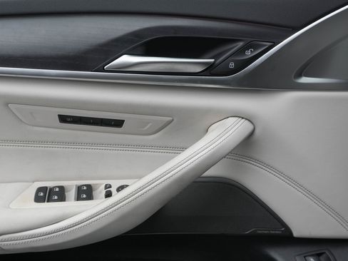 Certified 2023 BMW 540i w/ Dynamic Handling Package image 15